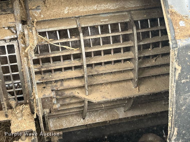 image for item MG9373 2008 Gleaner R65  combine