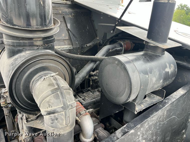 image for item MG9373 2008 Gleaner R65  combine