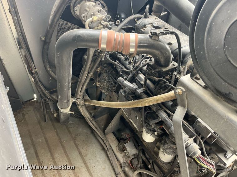 image for item MG9373 2008 Gleaner R65  combine