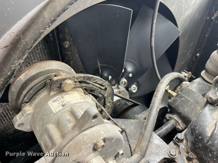 image for item MG9373 2008 Gleaner R65  combine