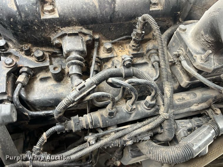 image for item MG9373 2008 Gleaner R65  combine