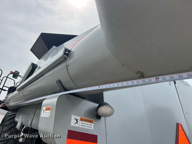 image for item MG9373 2008 Gleaner R65  combine