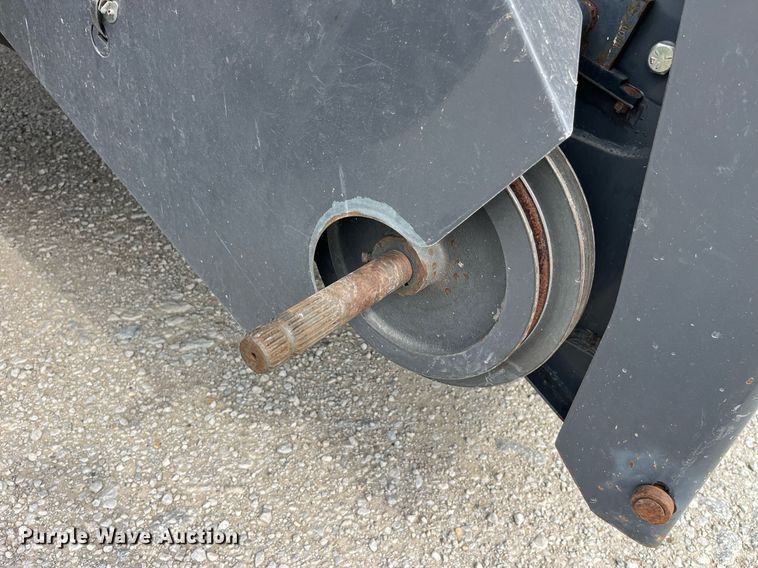 image for item MG9373 2008 Gleaner R65  combine