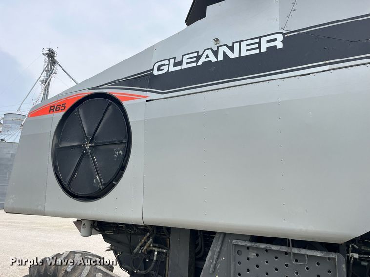 image for item MG9373 2008 Gleaner R65  combine