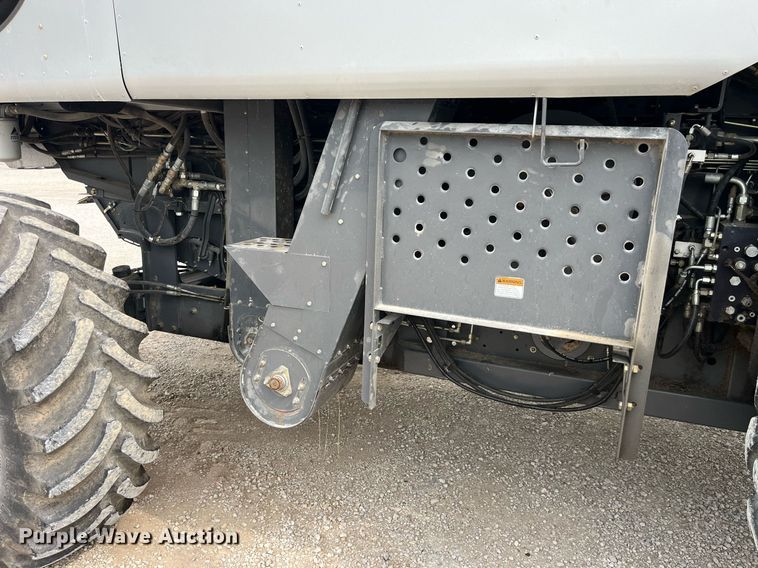 image for item MG9373 2008 Gleaner R65  combine