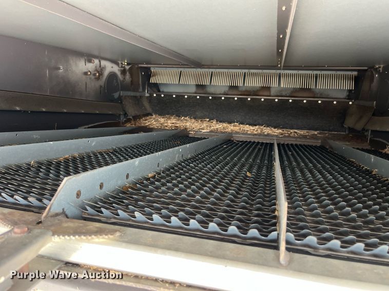 image for item MG9373 2008 Gleaner R65  combine