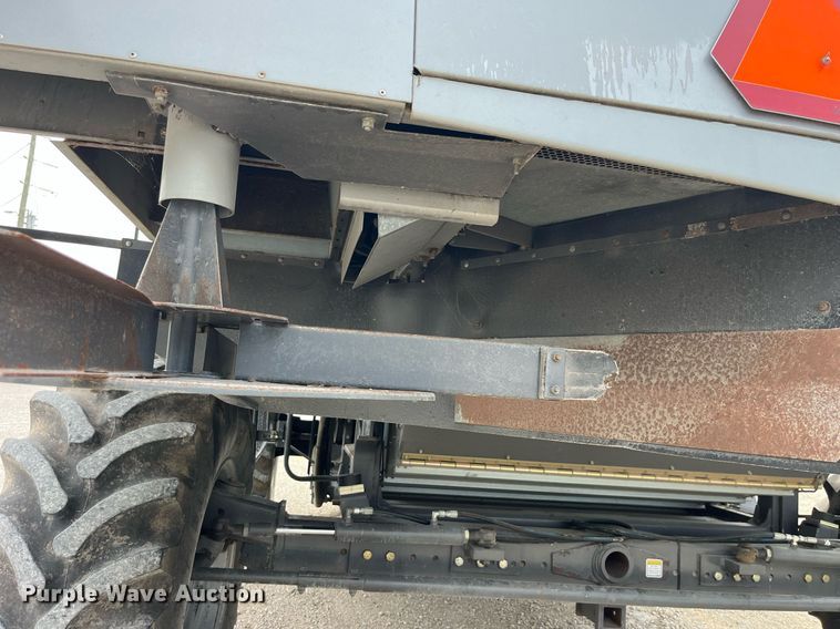 image for item MG9373 2008 Gleaner R65  combine