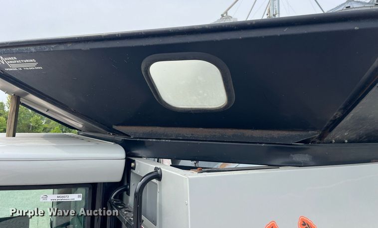 image for item MG9373 2008 Gleaner R65  combine