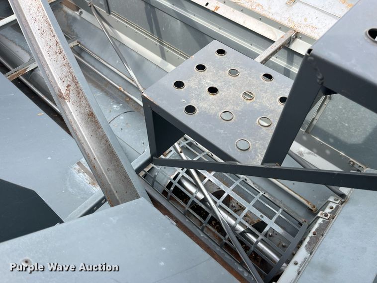 image for item MG9373 2008 Gleaner R65  combine