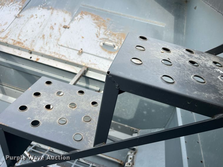 image for item MG9373 2008 Gleaner R65  combine