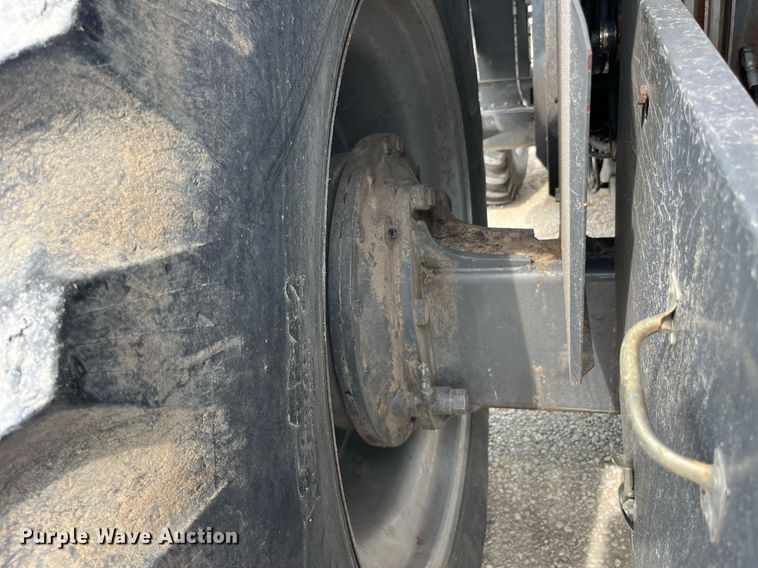 image for item MG9373 2008 Gleaner R65  combine