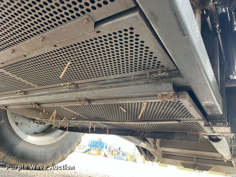 image for item MG9373 2008 Gleaner R65  combine