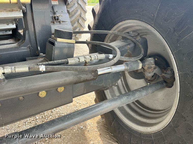 image for item MG9373 2008 Gleaner R65  combine