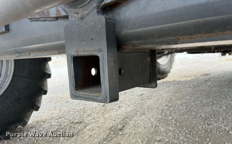 image for item MG9373 2008 Gleaner R65  combine