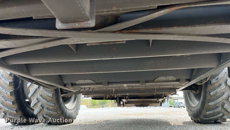 image for item MG9373 2008 Gleaner R65  combine