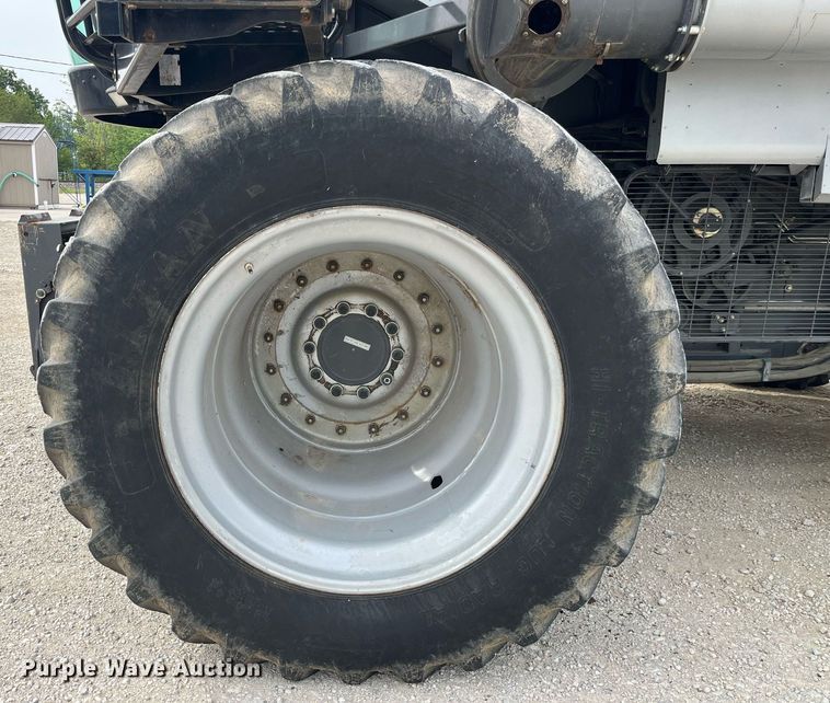 image for item MG9373 2008 Gleaner R65  combine