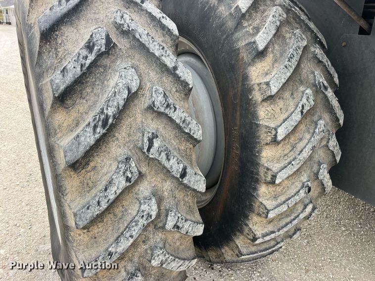 image for item MG9373 2008 Gleaner R65  combine