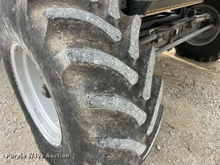 image for item MG9373 2008 Gleaner R65  combine