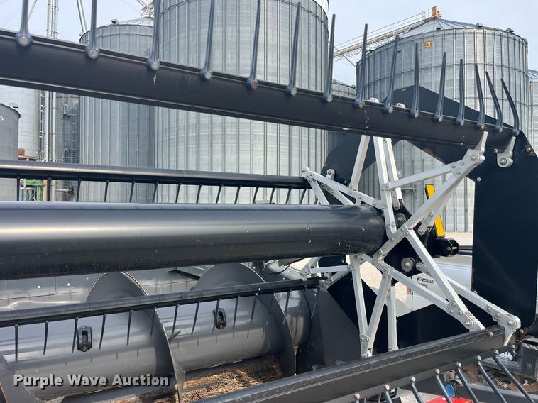 image for item MG9374 2008 AGCO 8200  flex head