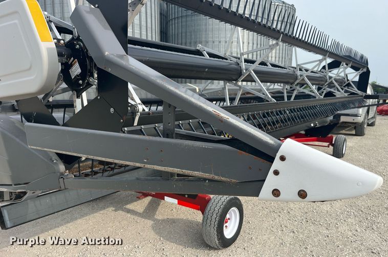 image for item MG9374 2008 AGCO 8200  flex head