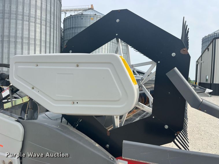 image for item MG9374 2008 AGCO 8200  flex head