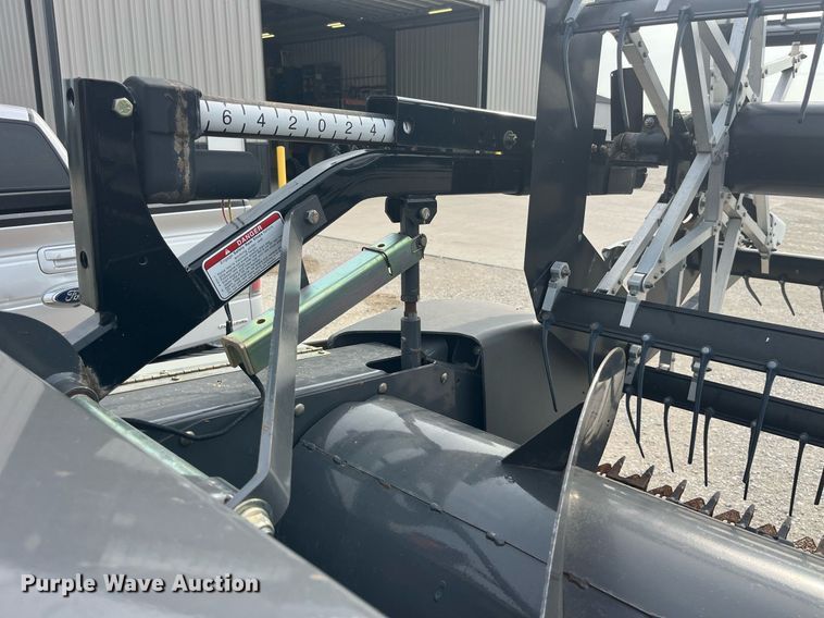 image for item MG9374 2008 AGCO 8200  flex head