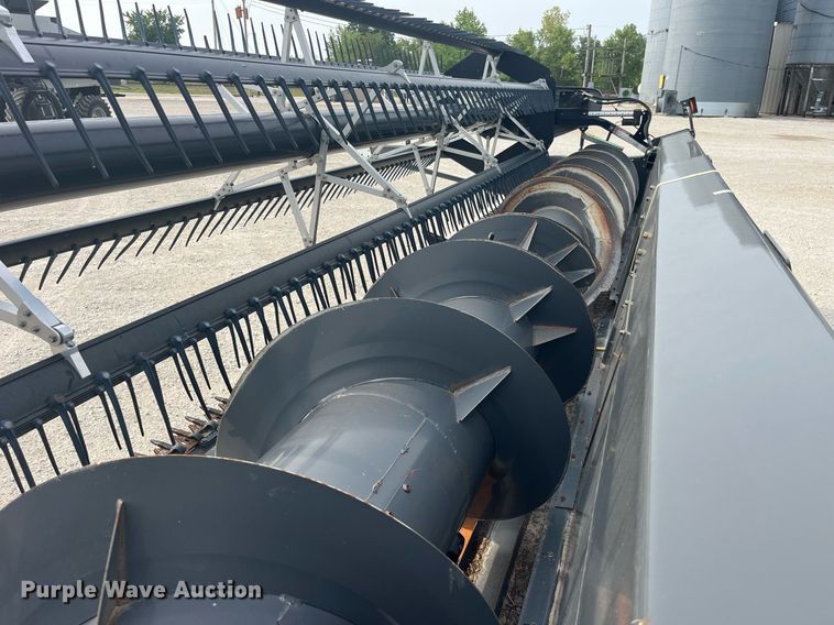 image for item MG9374 2008 AGCO 8200  flex head