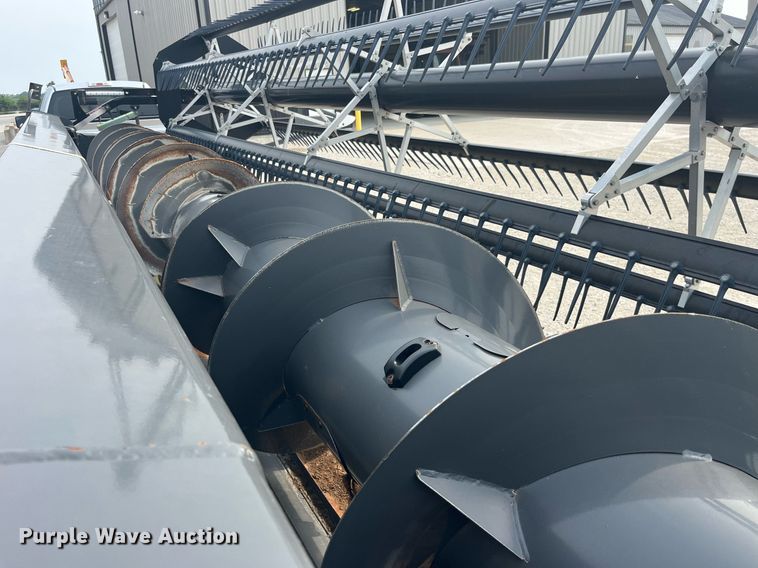 image for item MG9374 2008 AGCO 8200  flex head