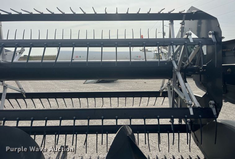 image for item MG9374 2008 AGCO 8200  flex head