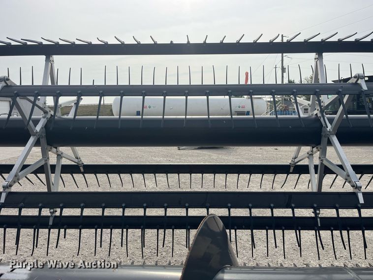 image for item MG9374 2008 AGCO 8200  flex head