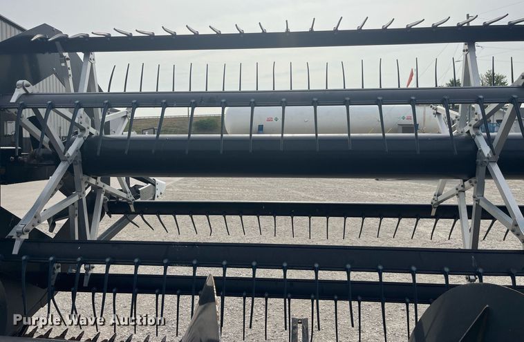 image for item MG9374 2008 AGCO 8200  flex head