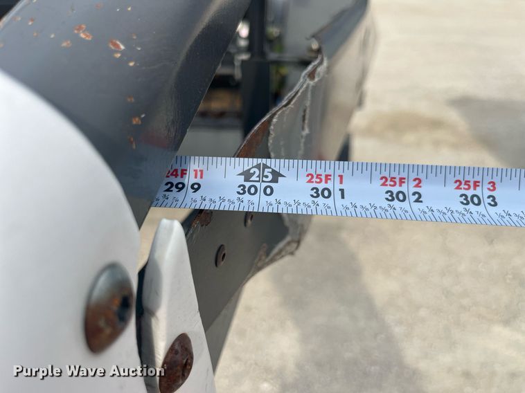 image for item MG9374 2008 AGCO 8200  flex head