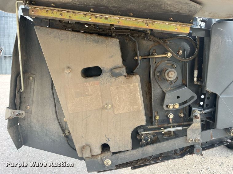 image for item MG9374 2008 AGCO 8200  flex head