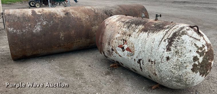 image for item MG9384 (2) tanks