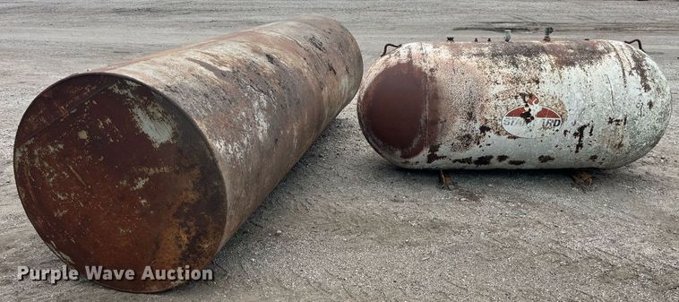 image for item MG9384 (2) tanks