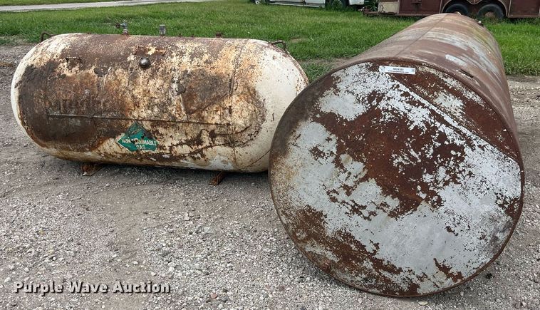 image for item MG9384 (2) tanks