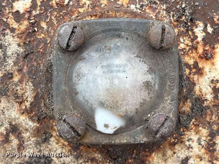 image for item MG9384 (2) tanks