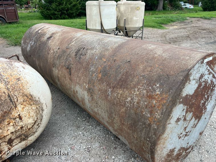 image for item MG9384 (2) tanks