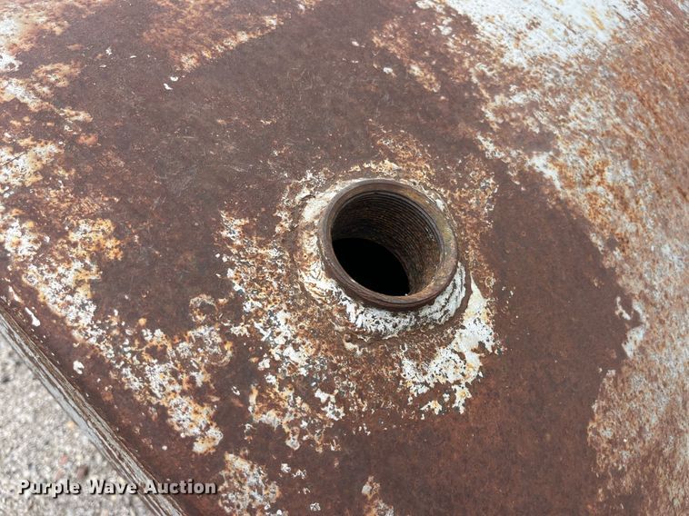 image for item MG9384 (2) tanks