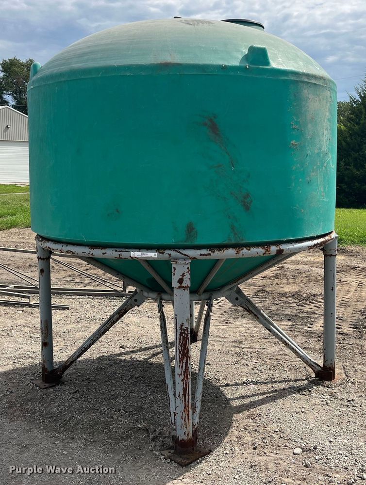 image for item MG9392 Cone bottom tank