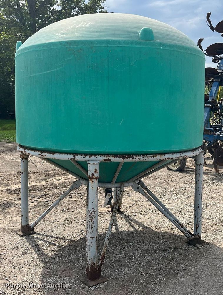 image for item MG9392 Cone bottom tank