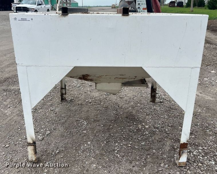 image for item MG9395 Seed hopper