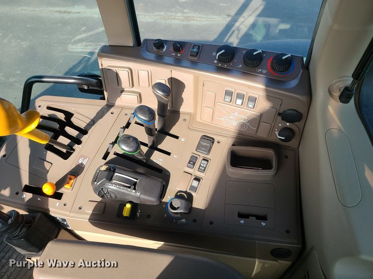 image for item MG9637 2017 John Deere 6155M  MFWD tractor