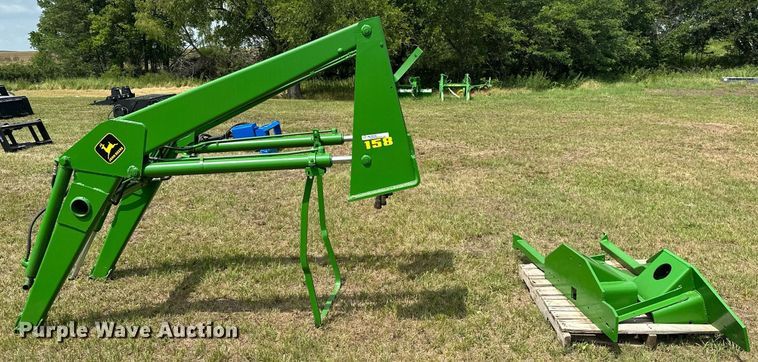 image for item ML9031 John Deere 158  loader
