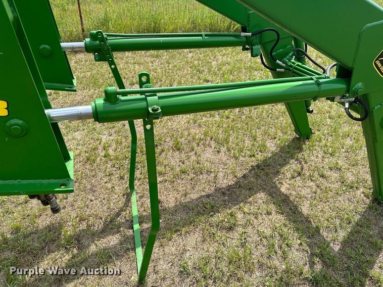 image for item ML9031 John Deere 158  loader