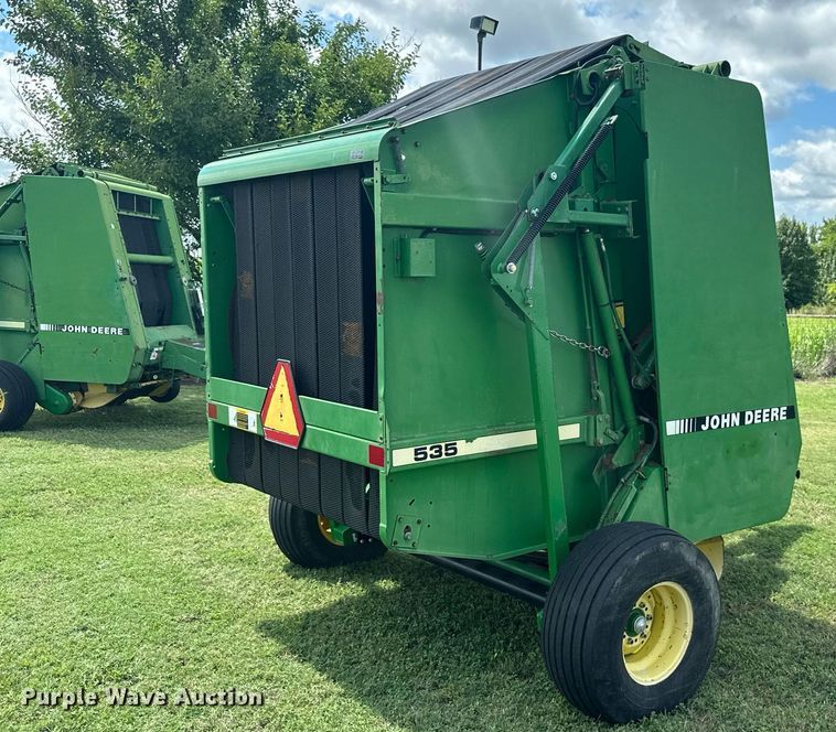 image for item ML9063 1991 John Deere 535  round baler