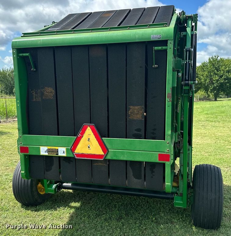 image for item ML9063 1991 John Deere 535  round baler