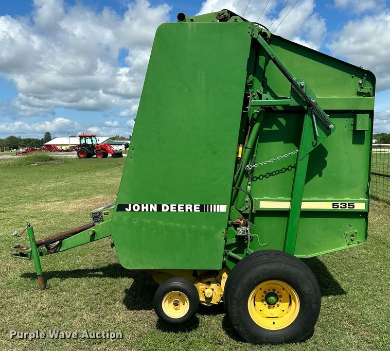 image for item ML9063 1991 John Deere 535  round baler