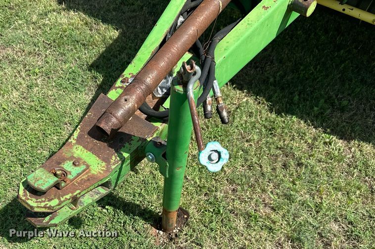 image for item ML9063 1991 John Deere 535  round baler