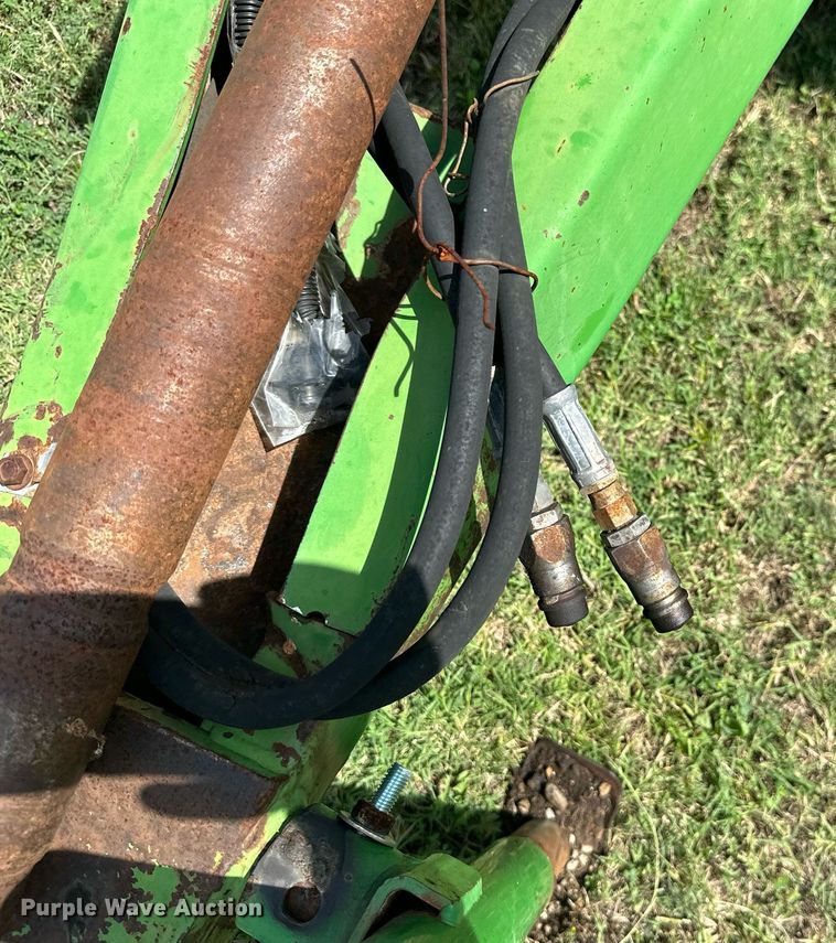 image for item ML9063 1991 John Deere 535  round baler